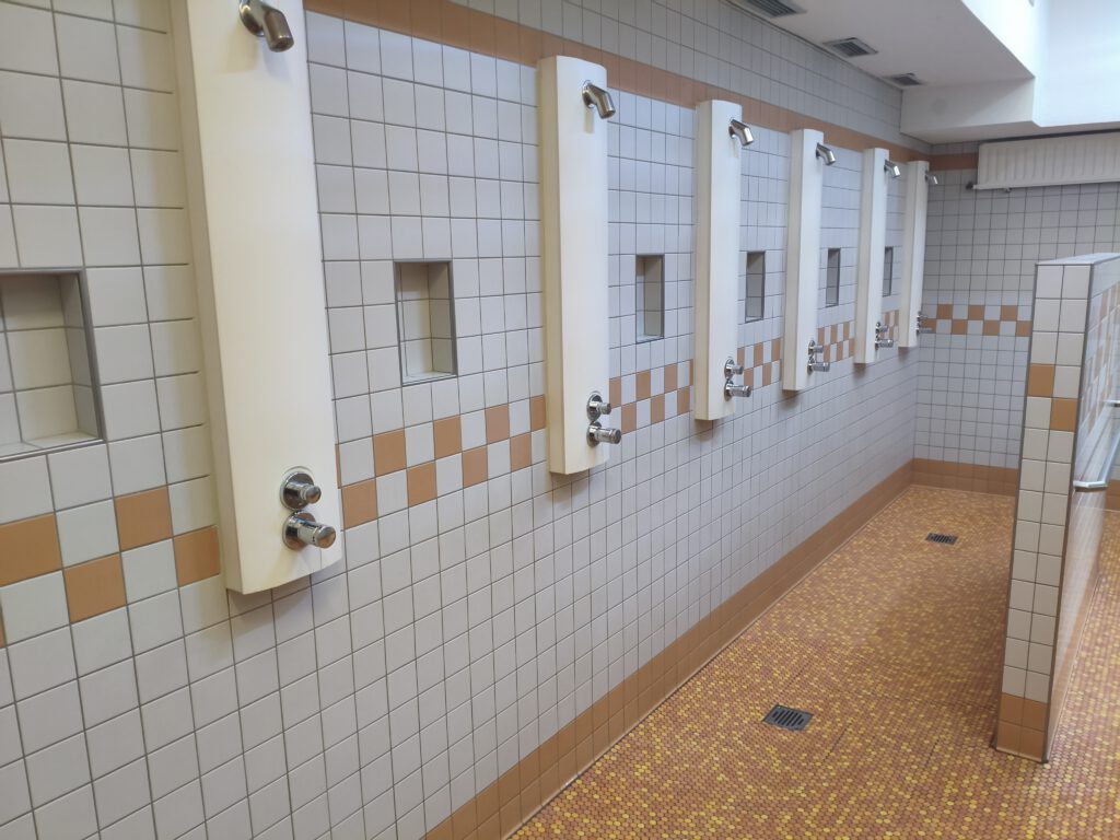 Duschen mit Legionellenschutz im Hallenbad Hörde
